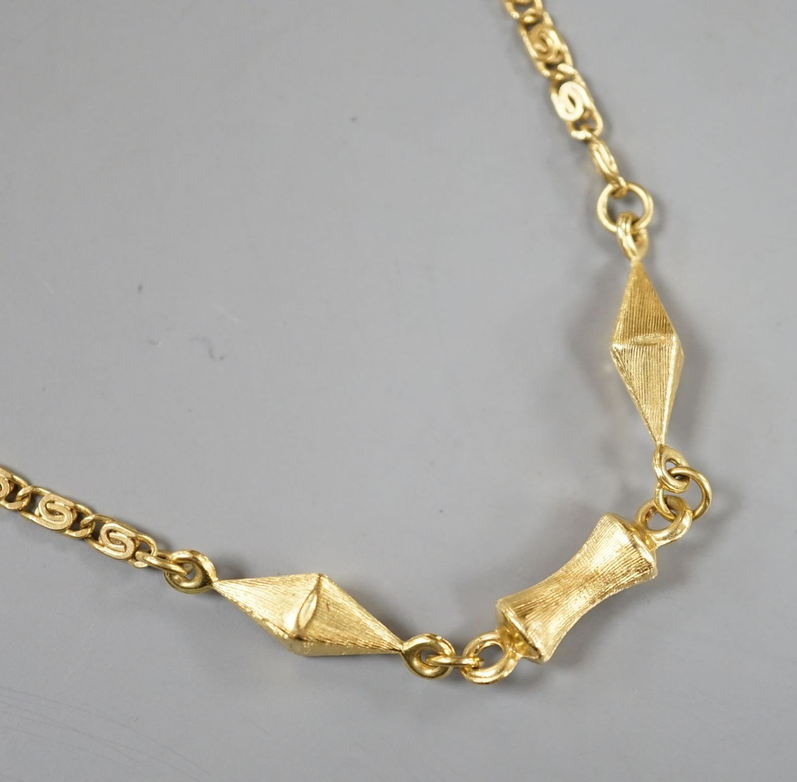 A modern 750 yellow metal fancy link necklace, 38cm, 9.5 grams.